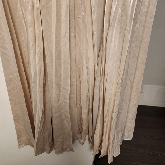 Anthropologie Pleated Twofer Sweater Midi Dress, Cream/Champagne, Size US M - Picture 2 of 11